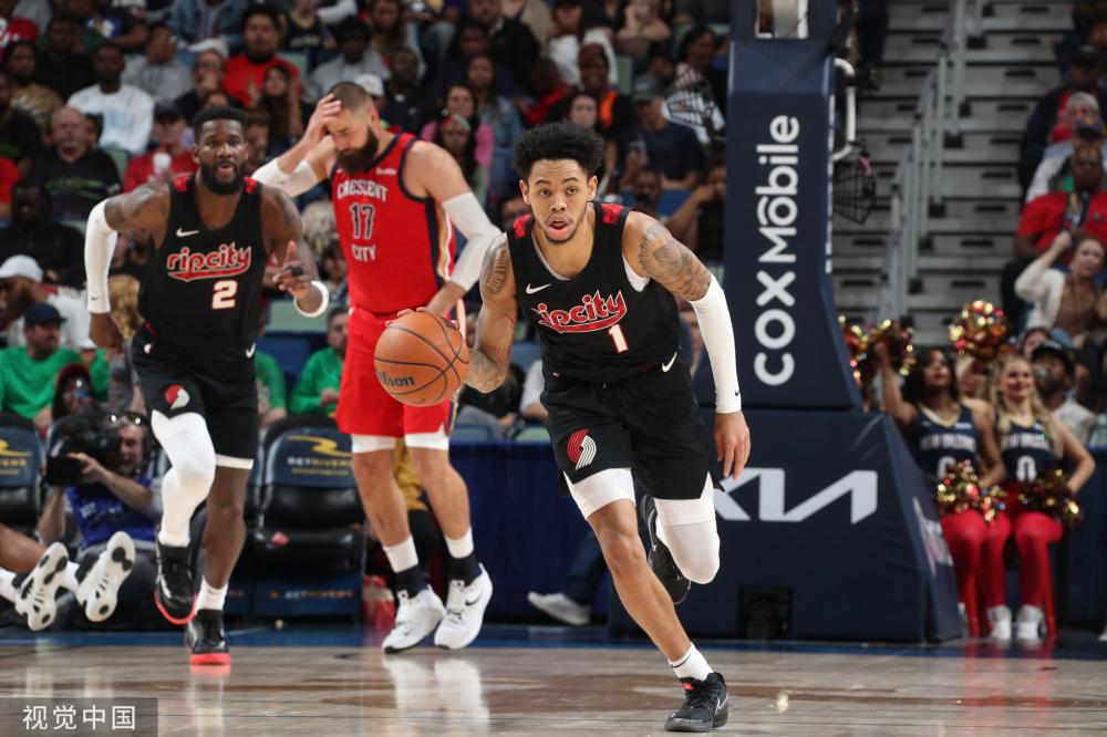 在密切关注 在密切关注