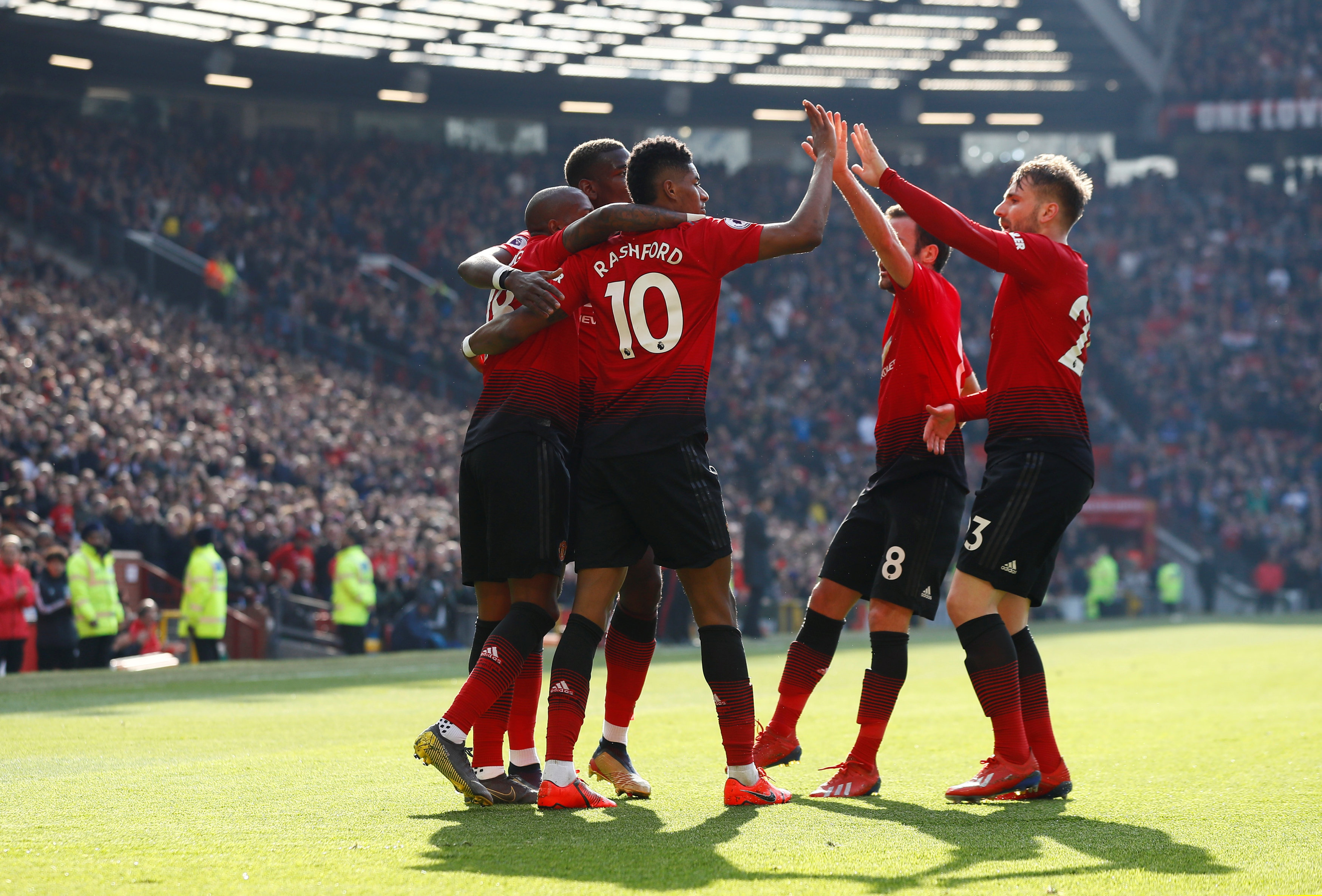 据一定优势 据一定优势